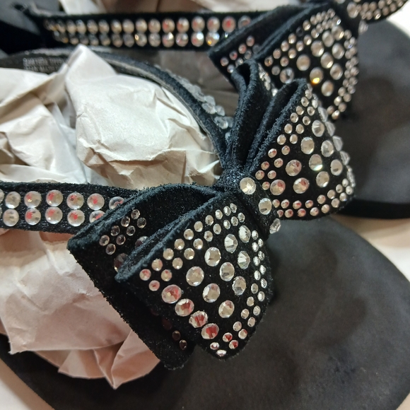 Yellow Box Sparkly Black Bow Sandals - Picture 6 of 7